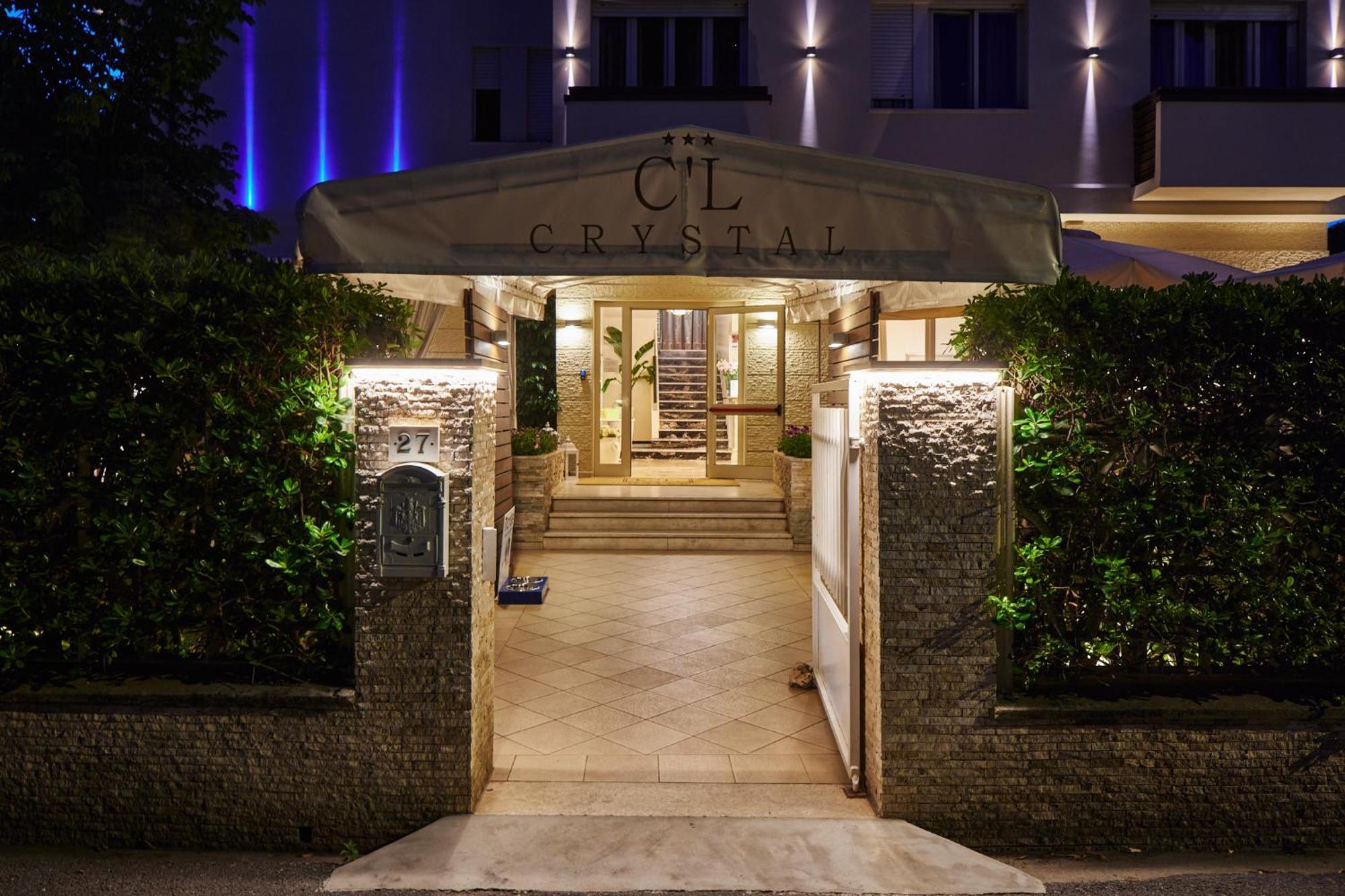 Hotel Crystal 马里纳-迪-皮特拉桑塔 外观 照片